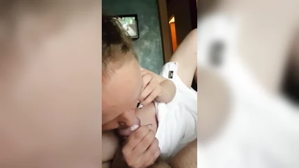 Разговор по телефону с хуем во рту