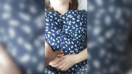 Пышку в платье трахаю дома