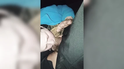 Долго ломалась, что есть парень, но уговорил на минет
