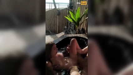 Ника трахается в джакузи на курорте